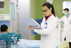 电视剧青年医生,青春热血，守护生命之光